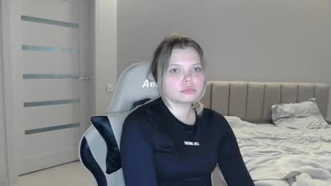 moon_lili online show from March 21, 1:37 pm