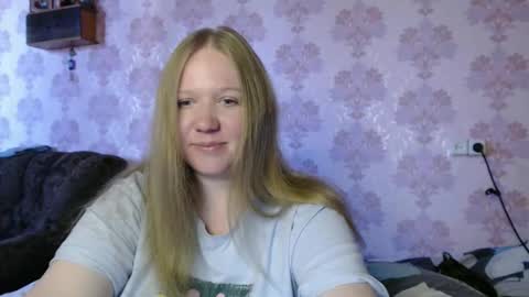 moon_linght000 online show from June 5, 10:43 am