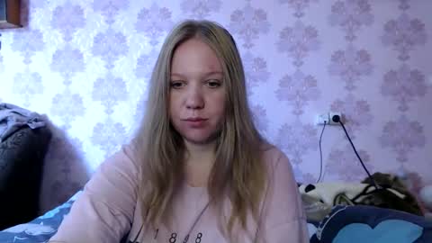 moon_linght000 online show from June 7, 5:33 am