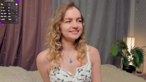 Snapshot of moon_puzzles chatting on November 20, 9:03 pm moon_puzzles online show from November 20, 9:03 pm