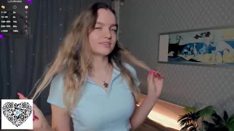 Snapshot of moon_puzzles chatting on December 3, 7:23 pm moon_puzzles online show from December 3, 7:23 pm