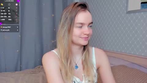 Snapshot of moon_puzzles chatting on December 5, 7:32 pm moon_puzzles online show from December 5, 7:32 pm