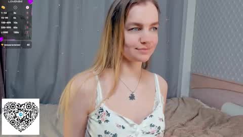 Snapshot of moon_puzzles chatting on December 13, 7:53 pm moon_puzzles online show from December 13, 7:53 pm