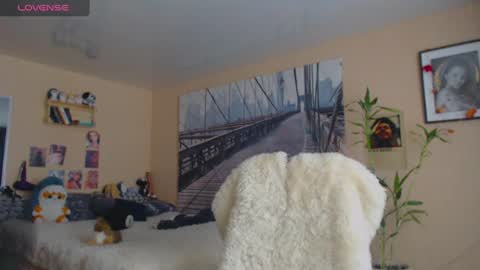 Keira online show from July 28, 1:32 pm