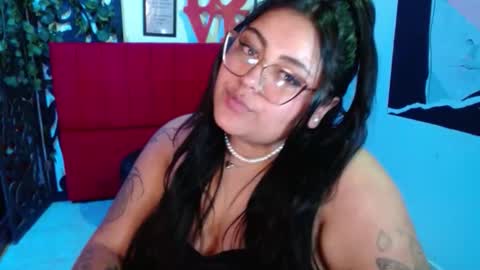 moon_sunflowers online show from November 15, 1:25 am