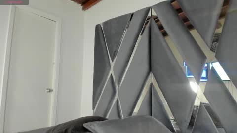 Luna  online show from February 25, 6:31 pm