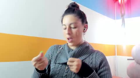 Snapshot of moon_winy chatting on October 2, 11:39 am Winy online show from October 2, 11:39 am