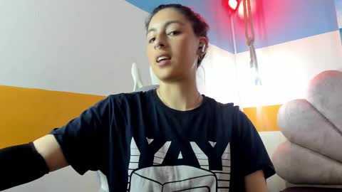 Snapshot of moon_winy chatting on October 9, 11:30 am Winy online show from October 9, 11:30 am