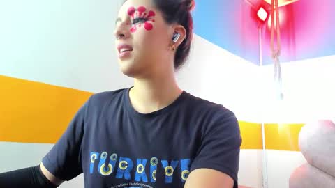 Snapshot of moon_winy chatting on October 10, 10:20 pm Winy online show from October 10, 10:20 pm