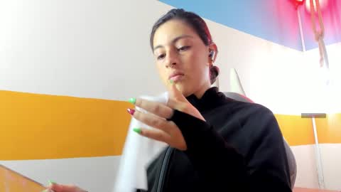 Snapshot of moon_winy chatting on October 15, 11:21 am Winy online show from October 15, 11:21 am