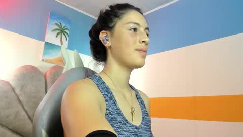 Snapshot of moon_winy chatting on October 20, 11:32 am Winy online show from October 20, 11:32 am