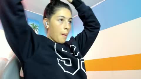 Snapshot of moon_winy chatting on October 29, 11:23 am Winy online show from October 29, 11:23 am