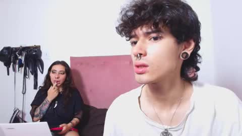 Snapshot of moonandzukko chatting on March 23, 5:06 pm moonandzukko online show from March 23, 5:06 pm