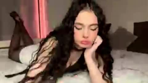 Snapshot of moonfaairy chatting on March 5, 5:42 pm moonfaairy online show from March 5, 5:42 pm