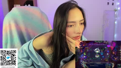 MOON  online show from January 19, 8:50 am