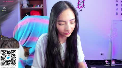 MOON  online show from February 1, 2:37 am