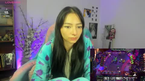 Snapshot of moonlady_ chatting on December 20, 5:03 am MOON online show from December 20, 5:03 am