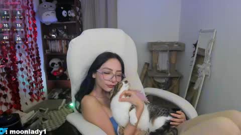 MOON  online show from May 22, 2:19 am