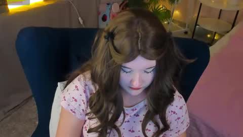 Snapshot of moonlight__67 chatting on March 13, 12:01 pm Eva online show from March 13, 12:01 pm