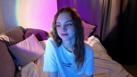 Snapshot of moonlightmaya chatting on October 16, 9:27 pm Maya online show from October 16, 9:27 pm