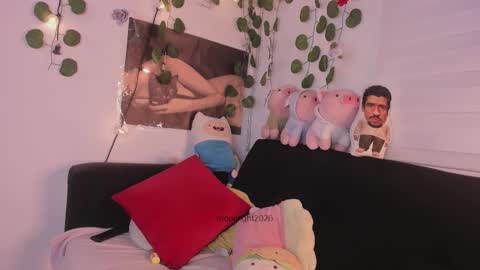 moonliight__ online show from February 20, 11:05 pm