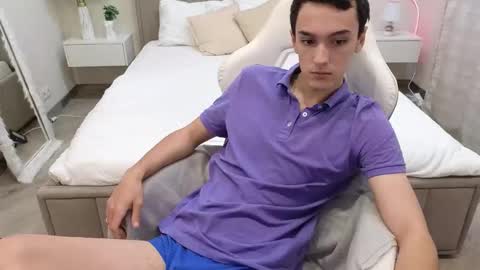 Snapshot of moonlinskinn chatting on November 27, 8:05 am Stan online show from November 27, 8:05 am