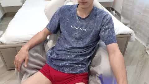 Snapshot of moonlinskinn chatting on November 30, 7:56 am Stan online show from November 30, 7:56 am