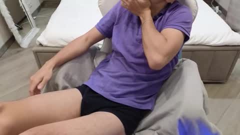 Snapshot of moonlinskinn chatting on December 5, 1:03 am Stan online show from December 5, 1:03 am