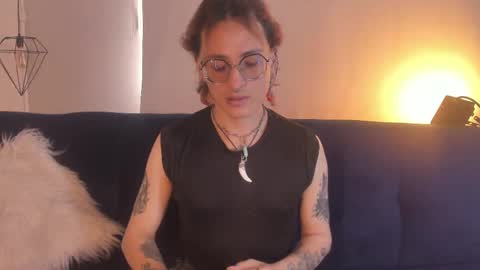 Moon online show from September 30, 9:42 pm