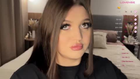 Snapshot of moonrenata chatting on November 6, 9:37 pm Ri online show from November 6, 9:37 pm