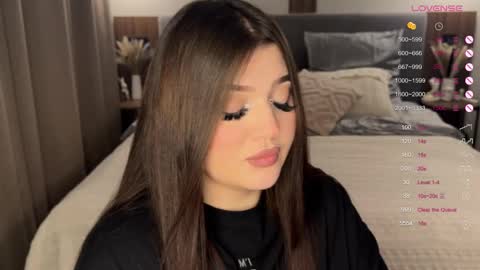 Snapshot of moonrenata chatting on November 17, 9:31 pm Ri online show from November 17, 9:31 pm