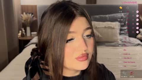 Snapshot of moonrenata chatting on November 18, 9:08 pm Ri online show from November 18, 9:08 pm