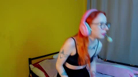 Snapshot of moonscarr chatting on February 15, 3:20 pm Coraline online show from February 15, 3:20 pm