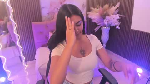 Snapshot of moonshine_tay chatting on May 23, 11:58 am Moon online show from May 23, 11:58 am