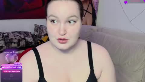 Snapshot of moonshinelady chatting on March 17, 9:51 pm Kate online show from March 17, 9:51 pm