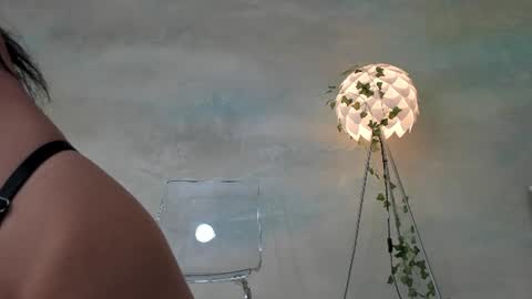 Snapshot of moonsshard chatting on July 16, 6:30 am Moon online show from July 16, 6:30 am