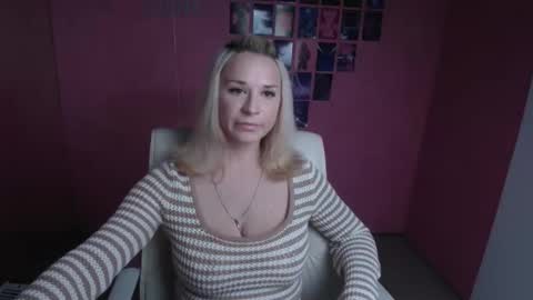 Susanna online show from May 6, 11:15 am
