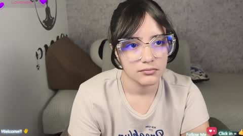 Snapshot of moonwoman_ chatting on January 9, 6:17 am Moon Woman online show from January 9, 6:17 am