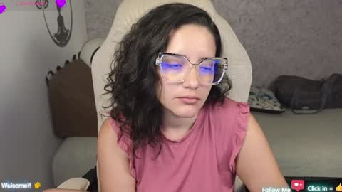 Snapshot of moonwoman_ chatting on January 16, 7:49 am Moon Woman online show from January 16, 7:49 am