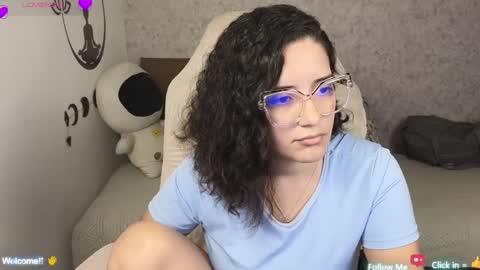 Snapshot of moonwoman_ chatting on January 23, 5:56 am Moon Woman online show from January 23, 5:56 am