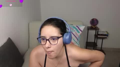 Moon Woman online show from February 13, 4:19 am