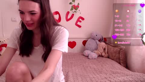 moore_alice online show from April 8, 12:49 pm