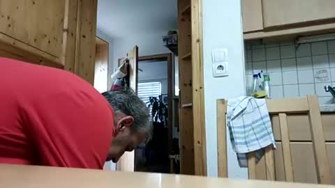 moos1 online show from July 31, 5:07 am