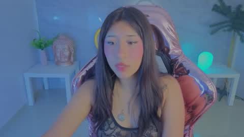 Snapshot of moraa_s chatting on March 27, 3:12 am Mora online show from March 27, 3:12 am