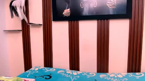 alexia online show from June 8, 6:52 pm