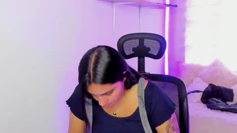 Snapshot of morena_rodriguez_9 chatting on November 4, 7:13 pm morena_rodriguez_9 online show from November 4, 7:13 pm