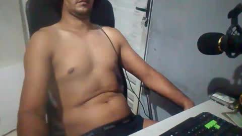 Snapshot of morenodiegojj chatting on February 22, 1:40 am morenodiegojj online show from February 22, 1:40 am