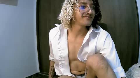 Danny  online show from December 16, 5:51 pm