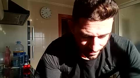 Snapshot of morfeo6 chatting on November 26, 9:21 am morfeo6 online show from November 26, 9:21 am