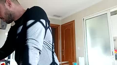 Snapshot of morfeo6 chatting on November 27, 9:00 am morfeo6 online show from November 27, 9:00 am